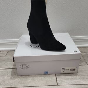 Steve Madden Black Suede Pointed Toe Block Heel Ankle Boot